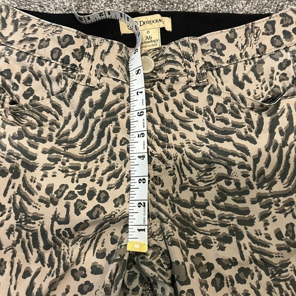 🌼 3/$20 Democracy animal print Jean pants - Picture 4 of 10